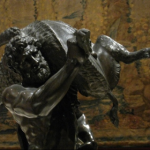Statue d'Hercule portant le sanglier d'Erymanthe
